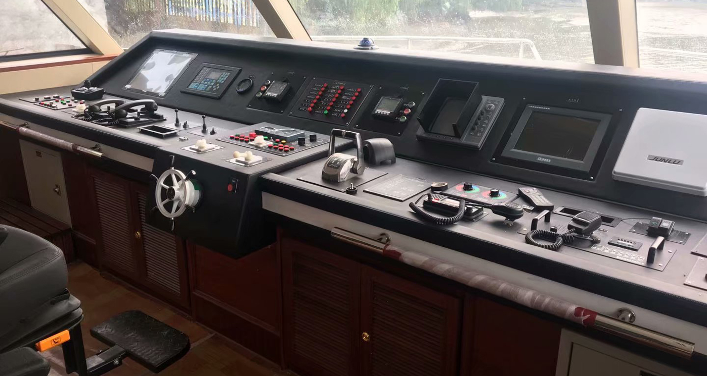 船用駕控臺(tái)