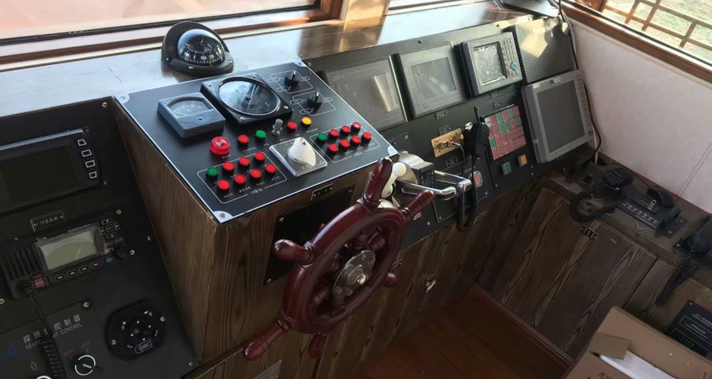 交流電力推進(jìn)駕控臺(tái)